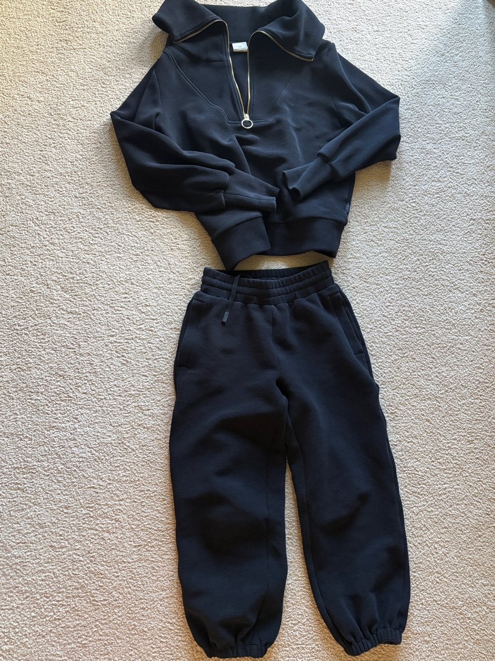 Varley SET Black Cropped Quarter-Zip Sweatshirt and Joggers